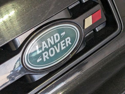 Used 2022 Land Rover Defender 110 X-Dynamic SE AWD/4WD image 14