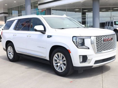 Used 2022 GMC Yukon Denali w/ Denali Ultimate Package AWD/4WD image 8
