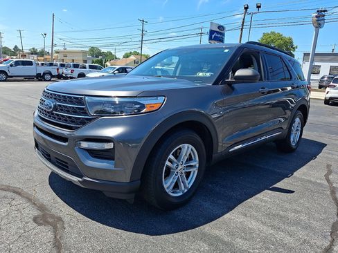 Certified 2020 Ford Explorer XLT w/ Equipment Group 202A AWD/4WD image 3
