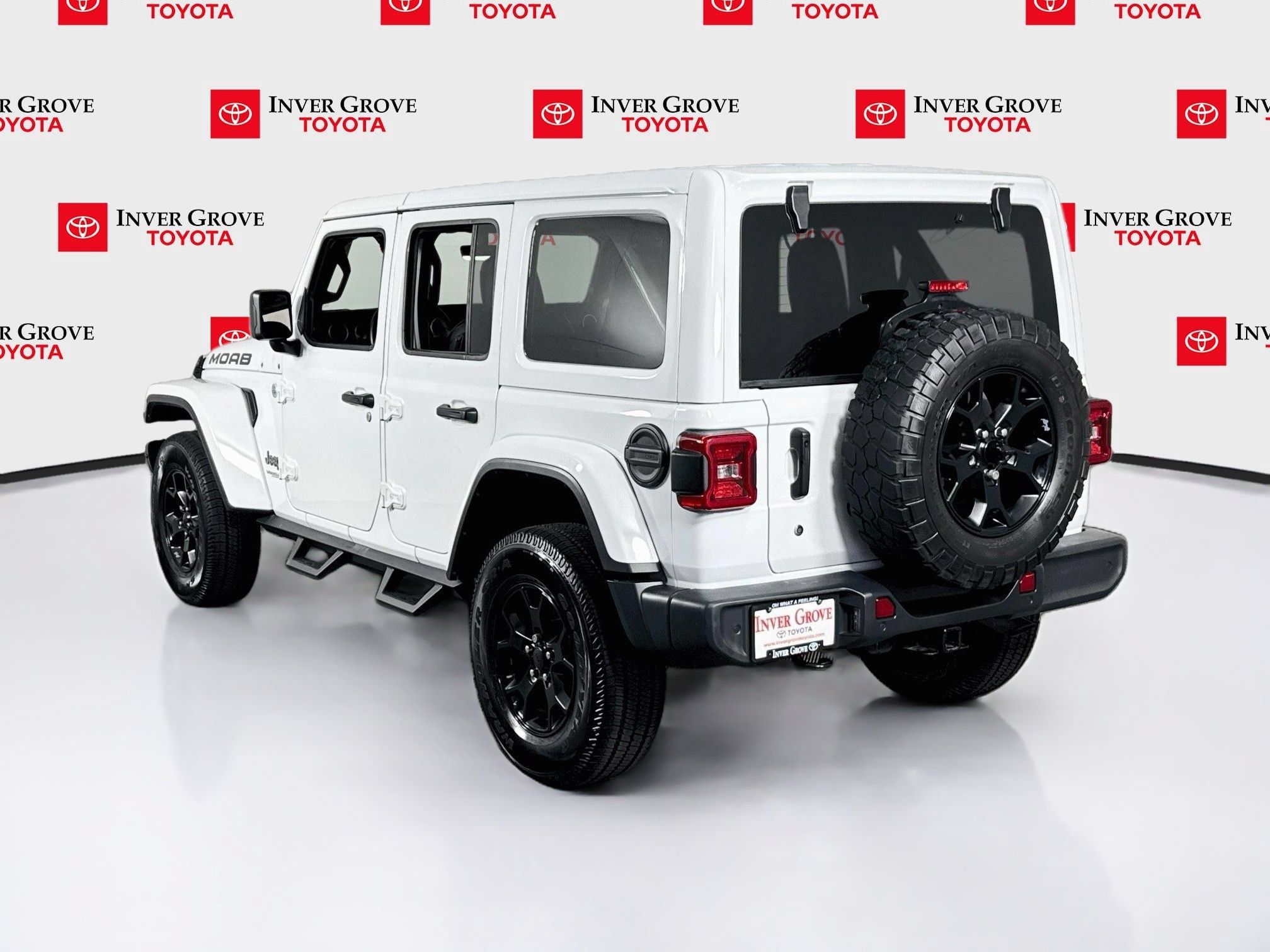 Used 2018 Jeep Wrangler Unlimited Sahara w/ Quick Order Package 24M Moab AWD/4WD image 7