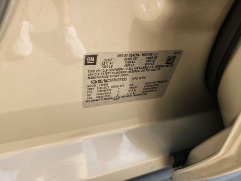 Used 2015 Chevrolet Suburban LS RWD image 31