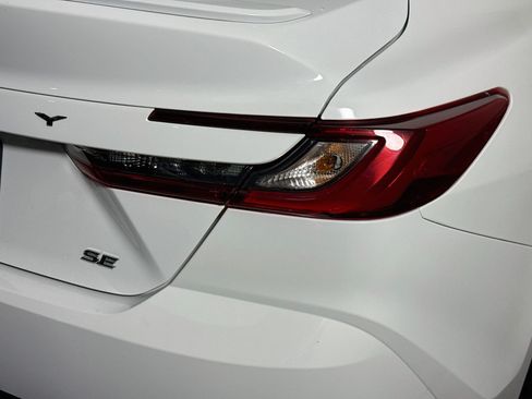 Used 2025 Toyota Camry SE w/ Convenience Package FWD image 34
