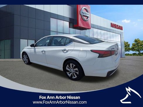 Certified 2024 Nissan Altima 2.5 S FWD image 3