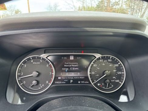 Used 2023 Nissan Rogue SL w/ SL Premium Package image 3