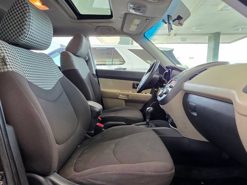 Used 2010 Kia Soul ! FWD image 23