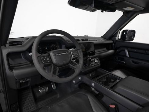 Used 2023 Land Rover Defender 90 V8 image 5