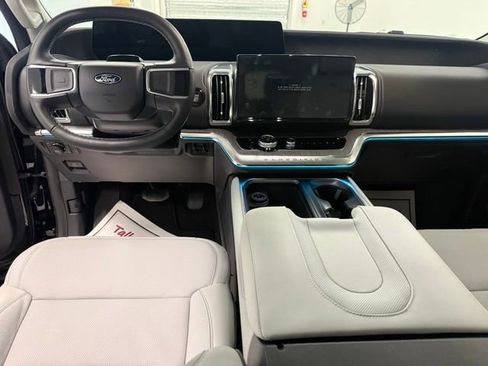 New 2026 Ford Expedition Platinum w/ Platinum Ultimate Package AWD/4WD image 15