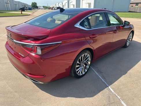 Used 2022 Lexus ES 350 Ultra Luxury w/ Accessory Package 2 FWD image 5