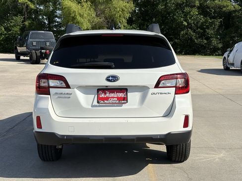 Used 2016 Subaru Outback 2.5i Limited AWD/4WD image 6