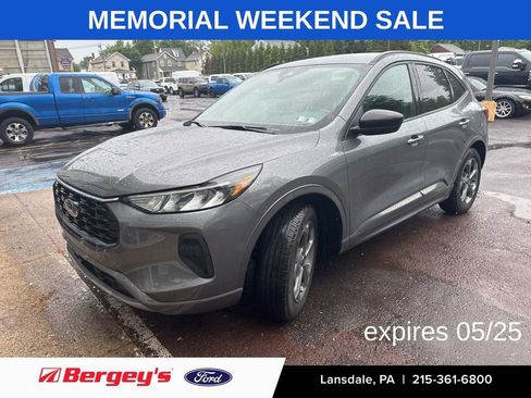 Used 2024 Ford Escape ST-Line w/ Tech Pack #1 FWD image 1