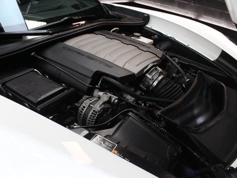 Used 2019 Chevrolet Corvette Stingray Coupe w/ 2LT Preferred Equipment Group RWD image 29