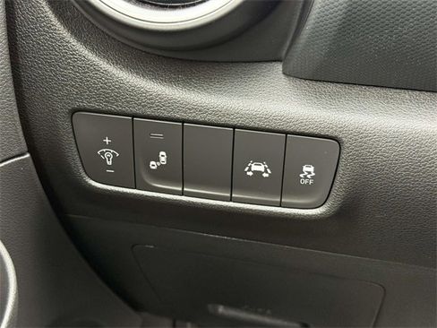 Used 2021 Hyundai Kona SEL Plus image 23