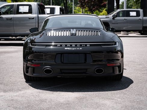 Used 2022 Porsche 911 AWD/4WD image 9