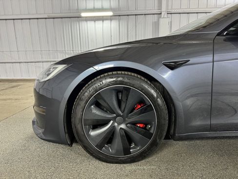 Used 2021 Tesla Model S Plaid image 15