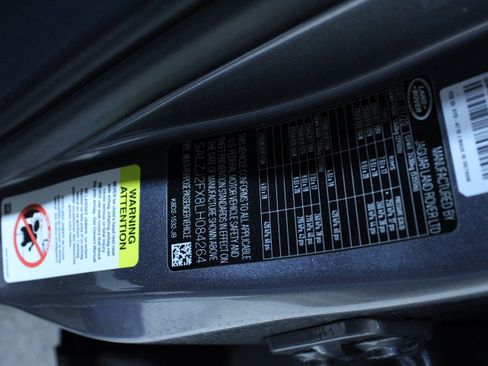 Used 2020 Land Rover Range Rover Evoque S image 40