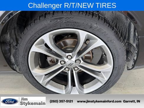 Used 2020 Dodge Challenger R/T RWD image 6