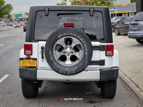 Used 2018 Jeep Wrangler Unlimited Sahara w/ Connectivity Group image 7