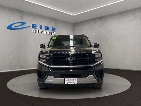 Used 2025 Ford Expedition Max Platinum AWD/4WD image 9