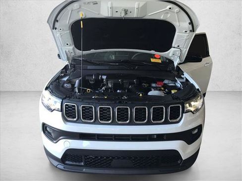 Used 2026 Jeep Compass Latitude AWD/4WD image 22
