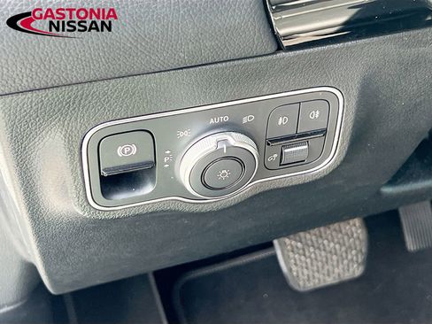 Used 2023 Mercedes-Benz GLA 250 w/ Premium Package image 13