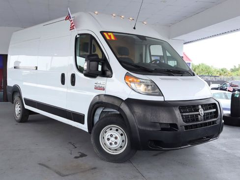 Used 2017 RAM ProMaster 2500 FWD image 3