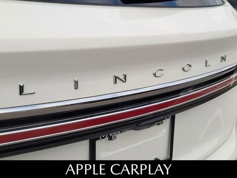 Used 2022 Lincoln Nautilus Reserve image 10