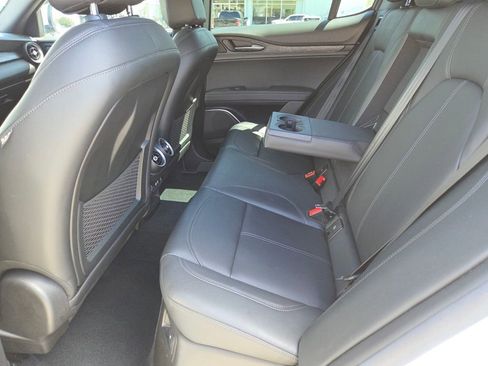 Used 2023 Alfa Romeo Stelvio Sprint image 18