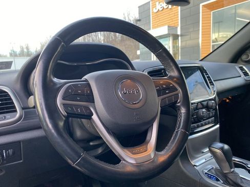 Certified 2022 Jeep Grand Cherokee Laredo X image 7