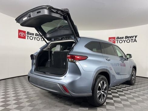 Certified 2022 Toyota Highlander XLE image 17