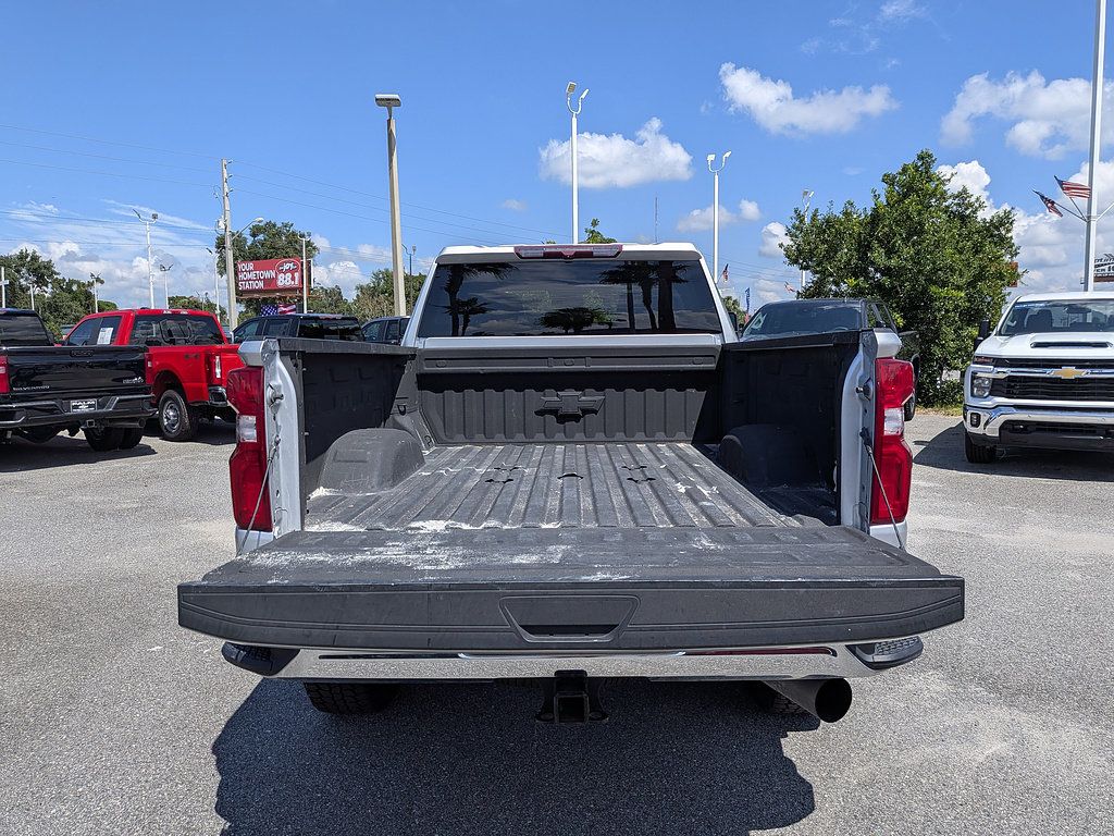 Used 2022 Chevrolet Silverado 2500 LTZ w/ Gooseneck/5TH Wheel Package AWD/4WD image 12