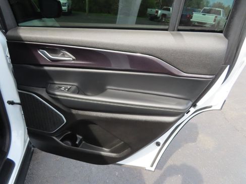 Used 2021 Jeep Grand Cherokee L Laredo image 43