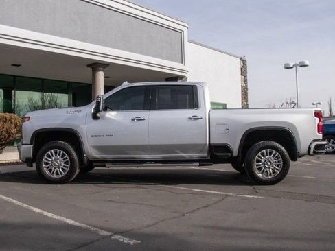 Used 2023 Chevrolet Silverado 2500 High Country image 4