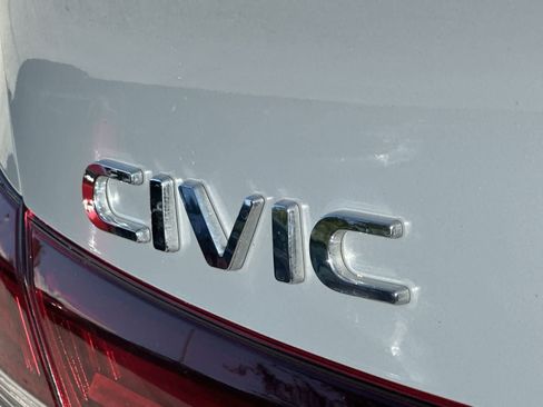 Used 2025 Honda Civic Sport image 11