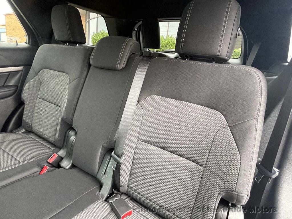 Used 2018 Ford Explorer XLT FWD image 13