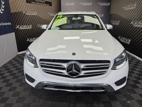 Used 2019 Mercedes-Benz GLC 300 image 3
