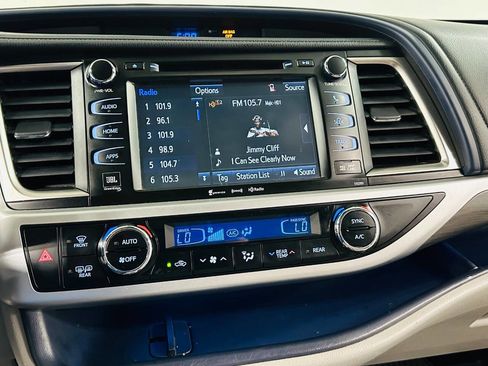 Used 2019 Toyota Highlander Limited Platinum AWD/4WD image 12