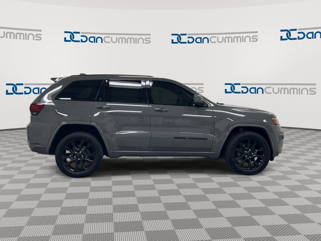 Used 2020 Jeep Grand Cherokee Altitude AWD/4WD image 9