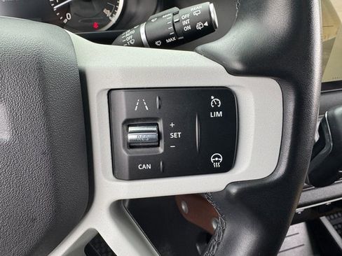 Used 2023 Land Rover Defender 130 S image 24