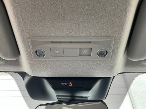 Used 2025 Nissan Kicks SV image 15