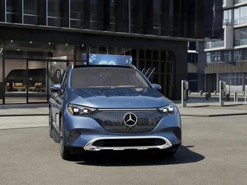 New 2026 Mercedes-Benz EQE 320 4MATIC SUV image 8