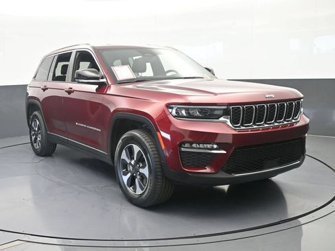Used 2024 Jeep Grand Cherokee Limited 4xe AWD/4WD image 9