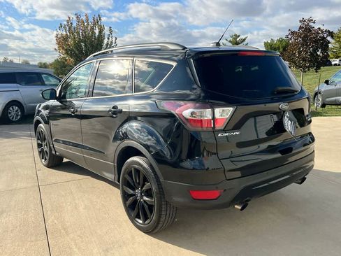 Used 2017 Ford Escape Titanium image 4