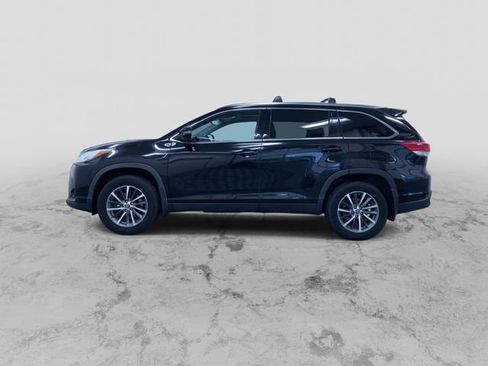 Used 2019 Toyota Highlander XLE image 6