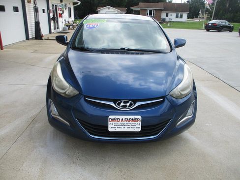 Used 2014 Hyundai Elantra SE w/ Option Group 02 FWD image 3