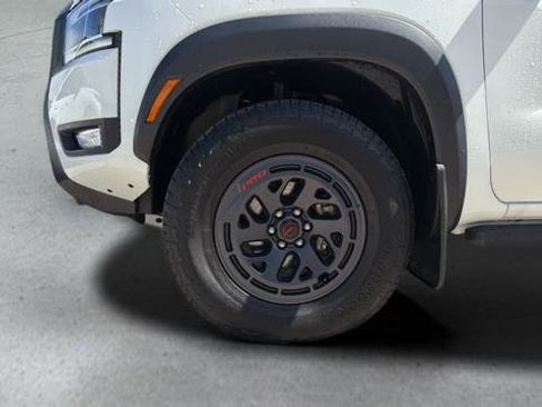 Used 2025 Nissan Frontier PRO-4X AWD/4WD image 14