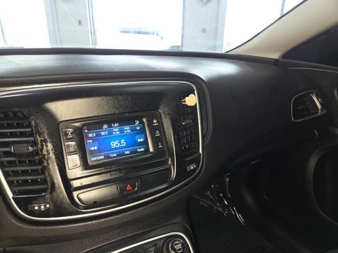 Used 2015 Chrysler 200 Limited w/ Convenience Group FWD image 33