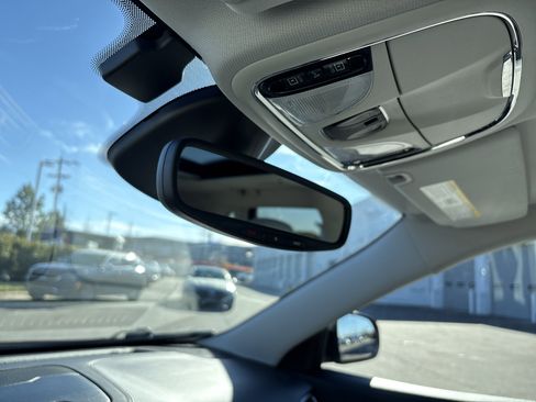 Certified 2021 Jeep Cherokee Limited w/ Elite Package image 28