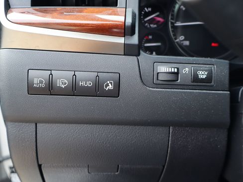 Used 2019 Lexus LX 570 4WD w/ Luxury Package image 15