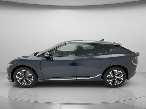 Used 2024 Kia EV6 Light AWD/4WD image 8
