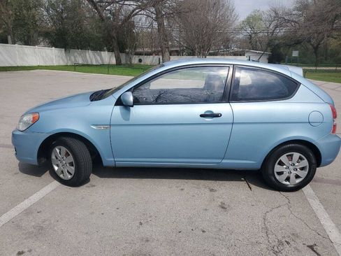 Used 2010 Hyundai Accent GS w/ Premium Pkg 3 FWD image 3